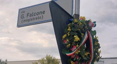 Un gesto di memoria e impegno civile: una corona di fiori in ricordo della st...