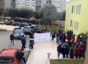 un momento della protesta degli studenti