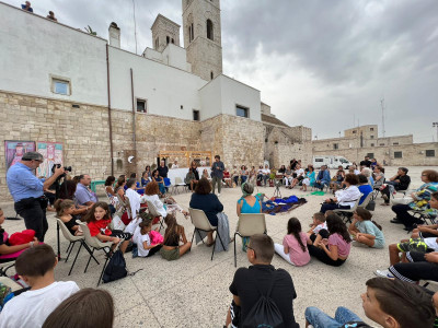 A Cala Sant’Andrea il filatoio di Comunità. Emozioni fronte mare...