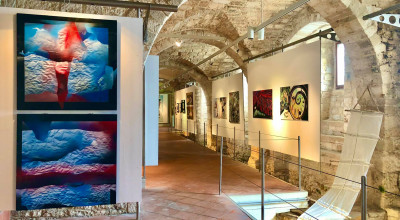 Art in the open: collettiva nella Sala dei Templari