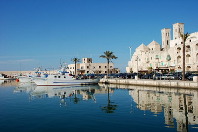 Il suono delle sirene dei pescherecci per ricordare i lavoratori del mare. Pr...