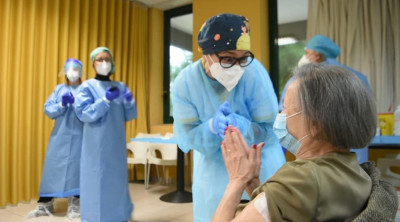 Report Asl su Covid e vaccini.   Al via le prenotazioni per gli over 70 e 60