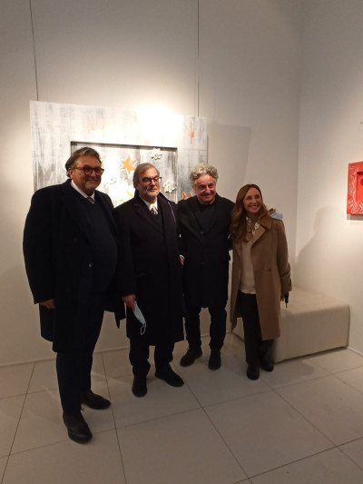 Inaugurata la mostra di Grillo “I fiori e la neve”