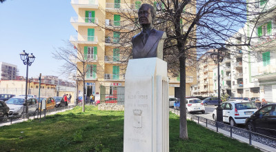 Ripulito il busto di Aldo Moro. Minervini: “Così manteniamo vivo...