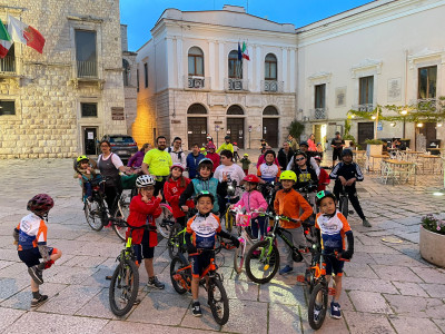 “Giovedì in bicicletta”, piccoli ciclisti crescono