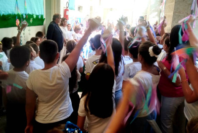 Festa per il primo giorno di scuola. Il Sindaco ai bimbi: questo è il ...