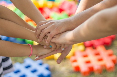 Educare in Comune: la Socialità pubblica l’avviso