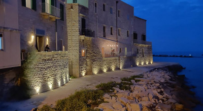 Il waterfront di Molfetta, a ridosso della Sala dei Templari, si illumina