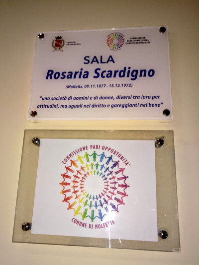 Una targa in ricordo di Rosaria Scardigno. Iniziativa della Commissione pari ...
