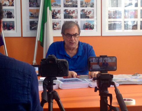 I giornalisti intervistano il sindaco Tommaso Minervini a due anni dall'inizio del mandato