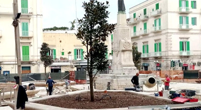 Piazza Cappuccini. Ad un passo dalla riapertura. Recinzione cantiere arretrat...