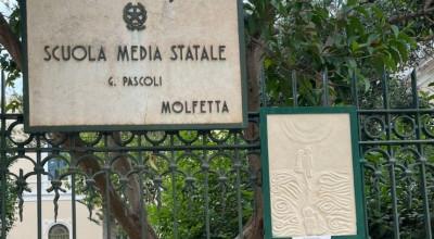 Scuola media Pascoli. Una speciale resina per le attività sportive nel...