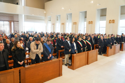 un momento della celebrazione eucaristica un momento della celebrazione eucaristica